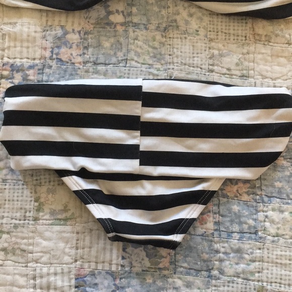 Stripes bikini!🖤 - Picture 2 of 5